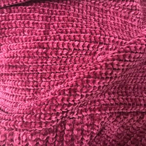 NWT🎈LF crop chenille burgundy sweater - Picture 5 of 5